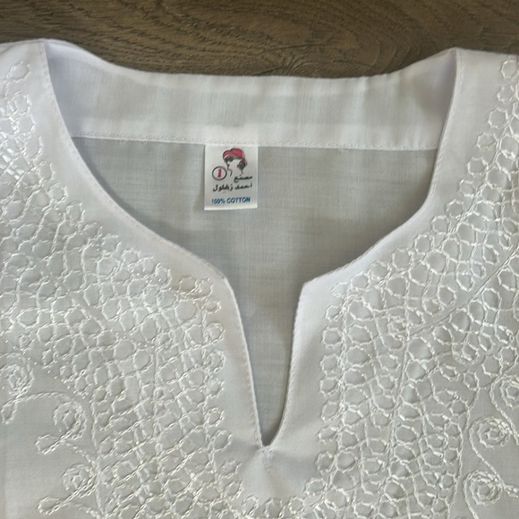 100% Cotton White Tunic Women's Short Sleeved Top Made in Egypt - Picture 2 of 5